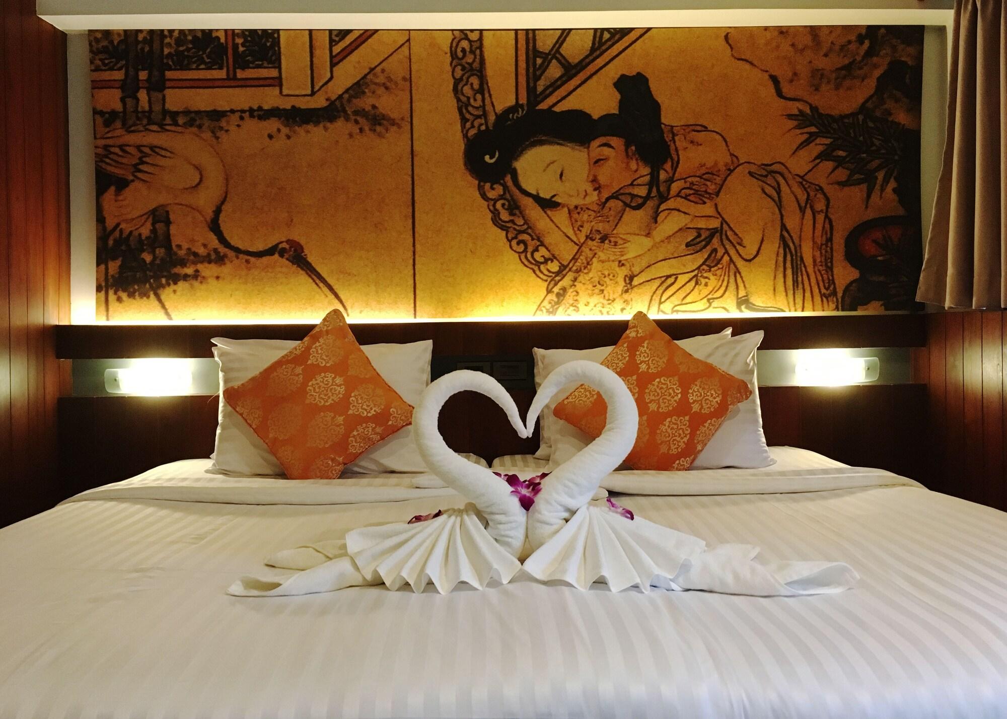 Lap Roi Karon Beachfront By Shanaya Eksteriør bilde