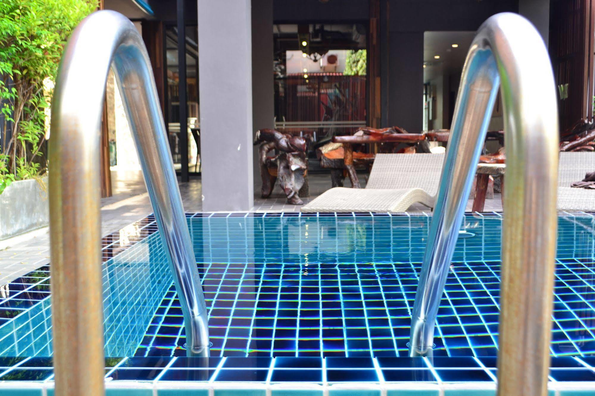 Lap Roi Karon Beachfront By Shanaya Eksteriør bilde