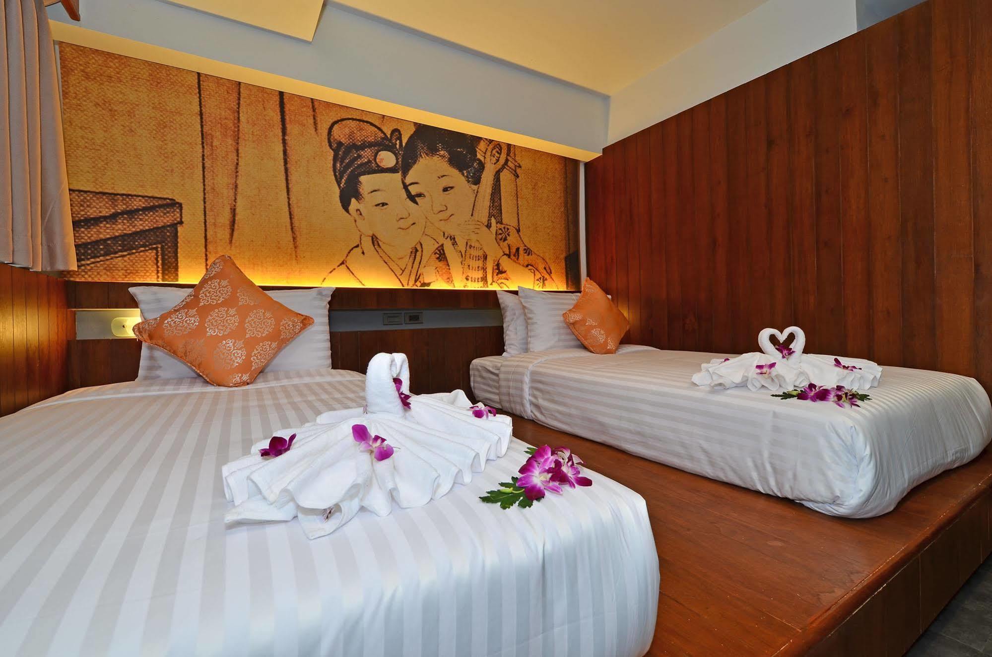 Lap Roi Karon Beachfront By Shanaya Eksteriør bilde